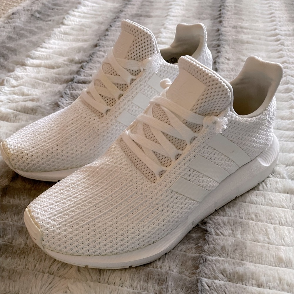 Women’s Adidas Size 6.5 Swift Run Sneakers